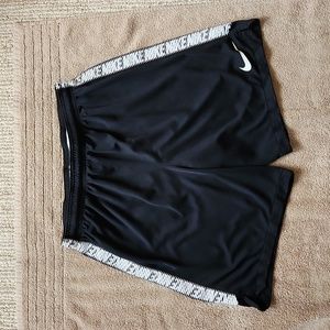 Nike Dri Fit Boys Soccer Shorts Size XL